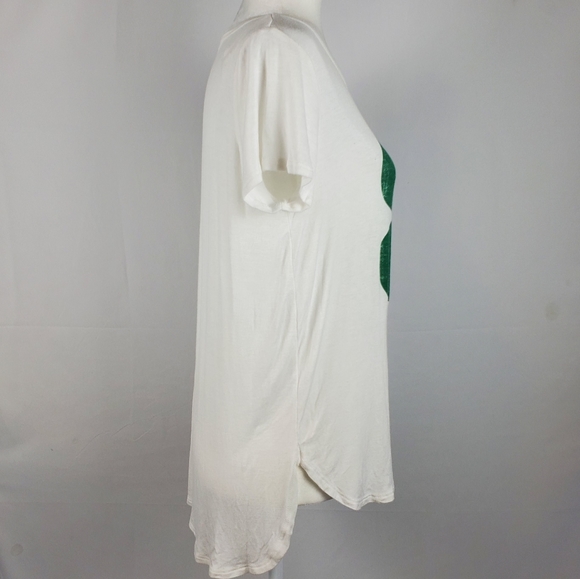 Sweet Claire 4 leaf clover white tee medium st Patrick's day - Picture 2 of 4